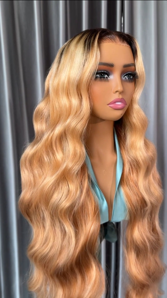 Wavy Medium Blonde